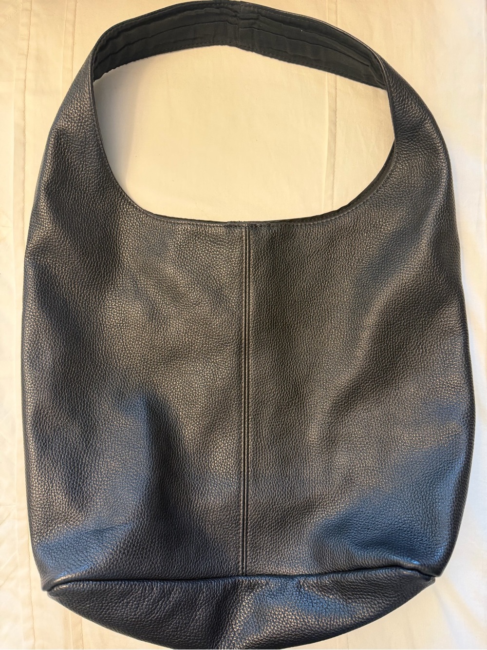 Vestirsi Scarlett Minimalist Black Leather Tote Bag - Picture 5 of 9